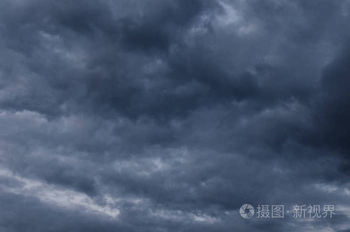 积云在下大雨前