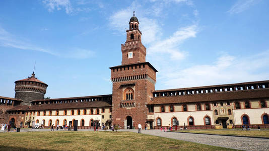 城堡的博美犬公爵斯福尔扎城堡 (sforzesco) 是在意大利米兰的一座