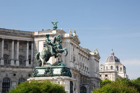 欧根 der 电子里特健美针 在 Heldenplatz 上的纪念碑