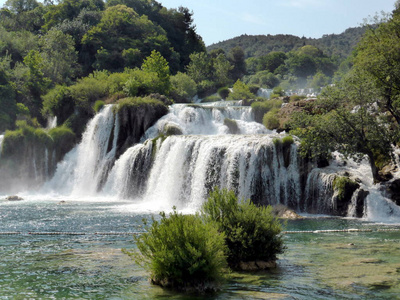 克尔卡国家公园，克罗地亚的瀑布