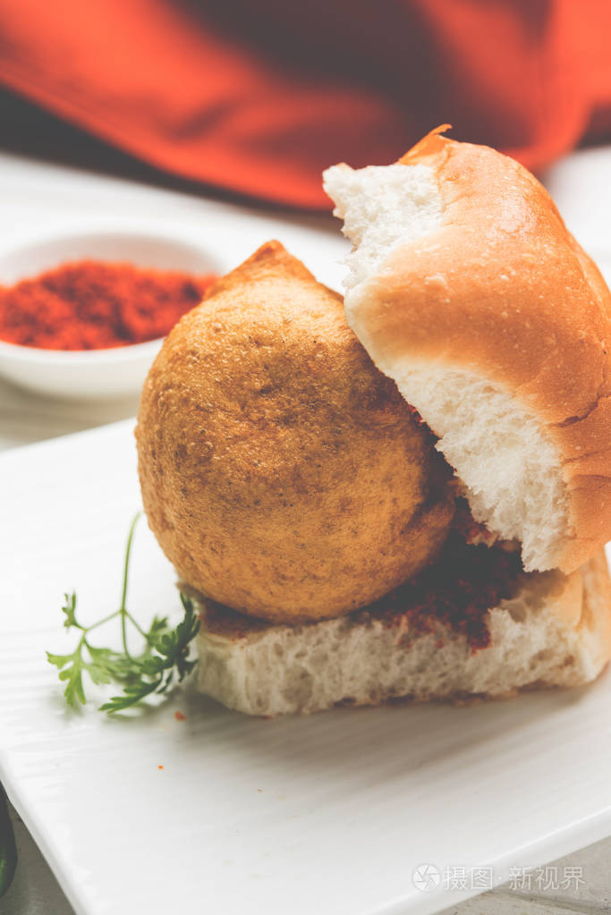 印度街食品落选 pav 或落选 paav 或 vadapav,选择性焦点