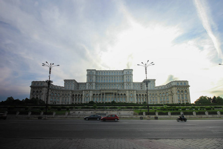 布加勒斯特议会宫