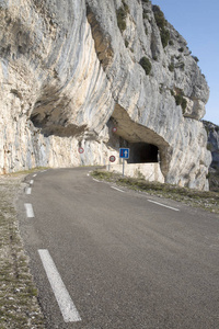 打开道路和隧道三峡 de la Nesque 峡谷传递，Provenc