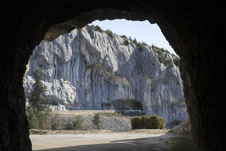 在普罗旺斯，法国 Nesque 峡谷路 gorges