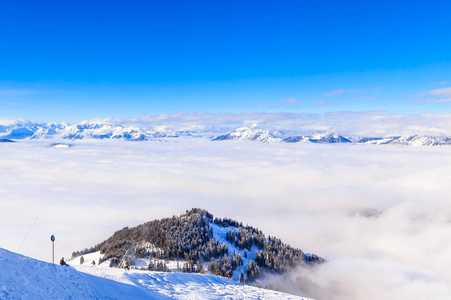 山坡上的滑雪胜地 Soll，奥地利蒂罗尔