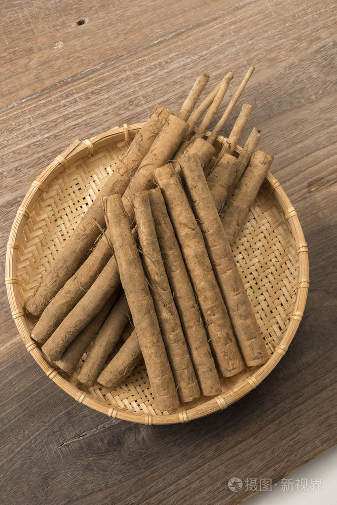 新鲜牛蒡的重牛蒡