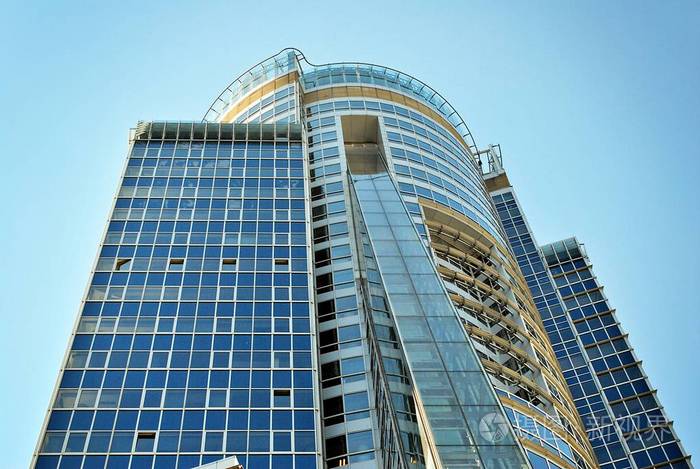 现代的建筑.现代办公大楼与玻璃幕墙