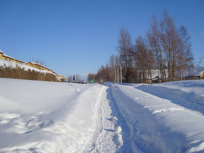 丹麦阿尔堡市的雪覆盖路径