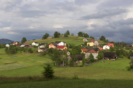 清除从基迪，美丽的山在北东波西米亚，捷克共和国农村