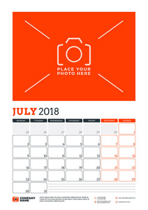 2018 年的矢量日历计划模板。7 月。矢量设计打印模板与照片的地方。红色和黑色的颜色。周从星期一开始