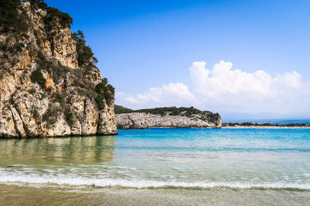 美丽的海滩，湛蓝的水，在希腊的景观