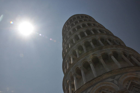 比萨斜塔。 意大利的旅游和娱乐。