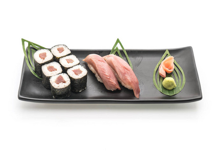 红鲷鱼饭和 maki 寿司日本食物风格