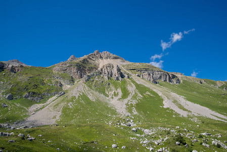 最著名的 30 路线，穿过高山到海洋