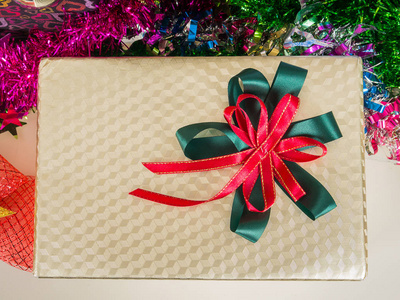 礼品盒装饰圣诞树