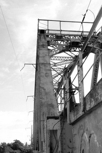 铁路金属桥全景视图