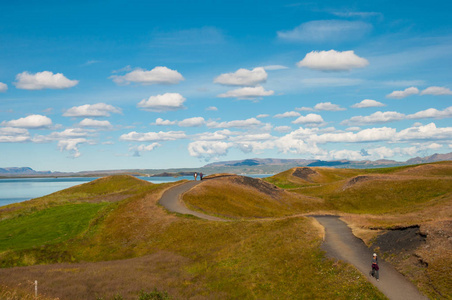 pseudocraters 附近的北冰岛湖