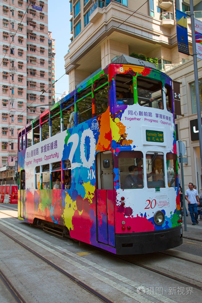 人们使用香港电车