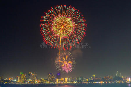 芭堤雅海滩焰火