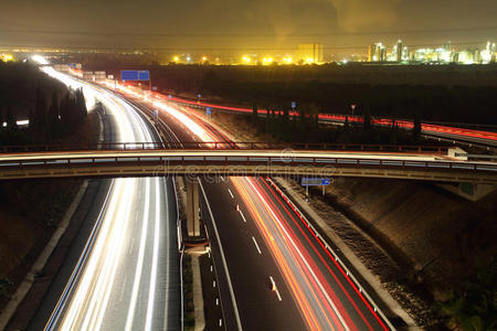 夜间高速公路