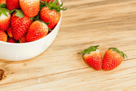 碗里的新鲜草莓