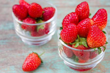 新鲜成熟的红草莓