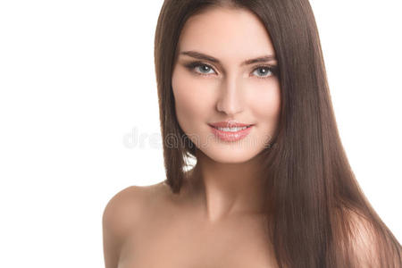 美女少女画像美丽开朗享受棕色长发洁肤隔离白底