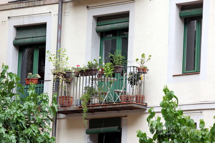 经典复古风格欧式门和阳台