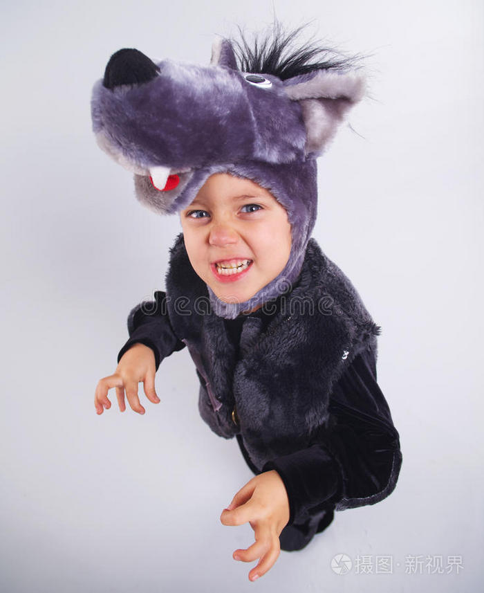 穿奇装异服的孩子