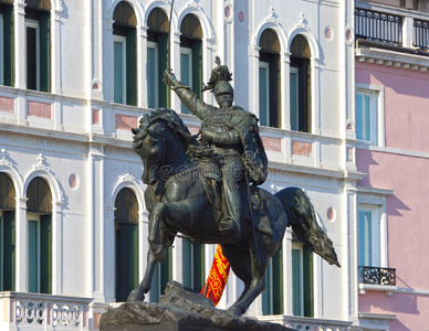 意大利威尼斯国王维克多伊曼纽尔二世的雕像。