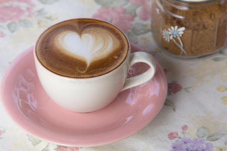 咖啡上的心脏艺术
