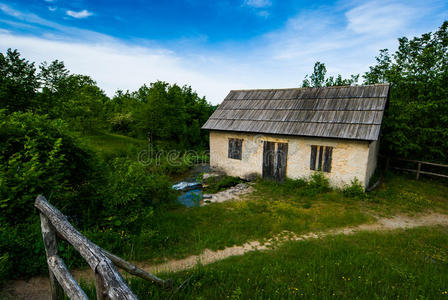 荒废的小屋