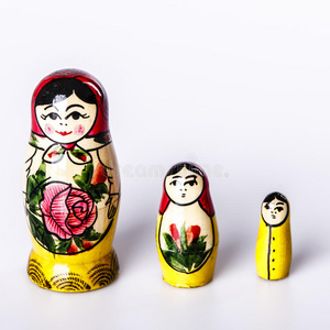 白色背景上孤立的俄罗斯娃娃matryoshka