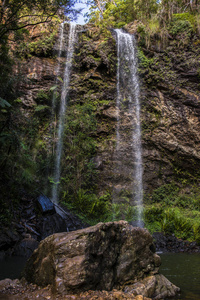 双子瀑布瀑布位于费力国家公园