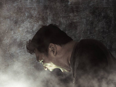 男人呐喊图片大全