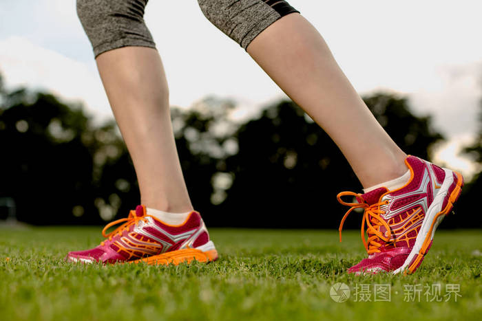 女运动员腿的特写