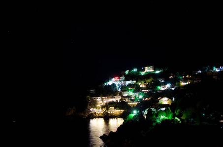 乌尔齐尼，黑山的夜景