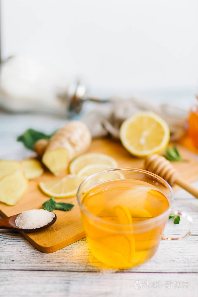 柠檬和蜂蜜生姜茶