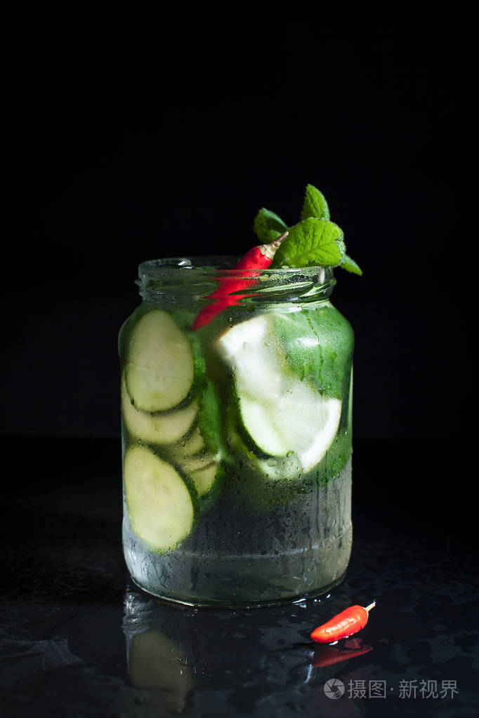 鸡尾酒的黄瓜
