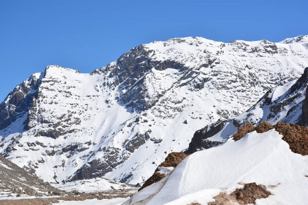 景观的山雪在圣地亚哥，智利