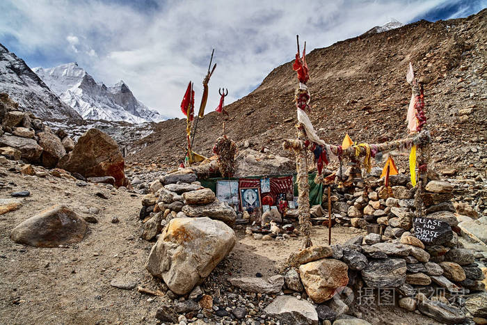 在喜马拉雅山的圣地的辛迪寺庙