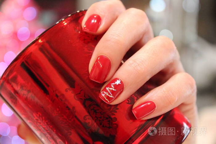 红色圣诞树指甲