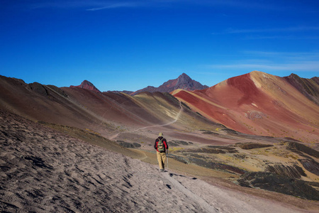 徒步旅行场景中 Vinicunca 库斯科地区 秘鲁