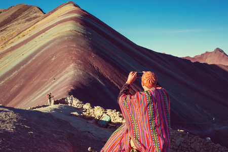 徒步旅行场景中 Vinicunca 库斯科地区 秘鲁