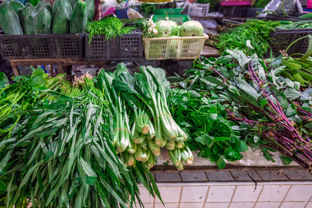 泰国普吉当地市场新鲜蔬菜。