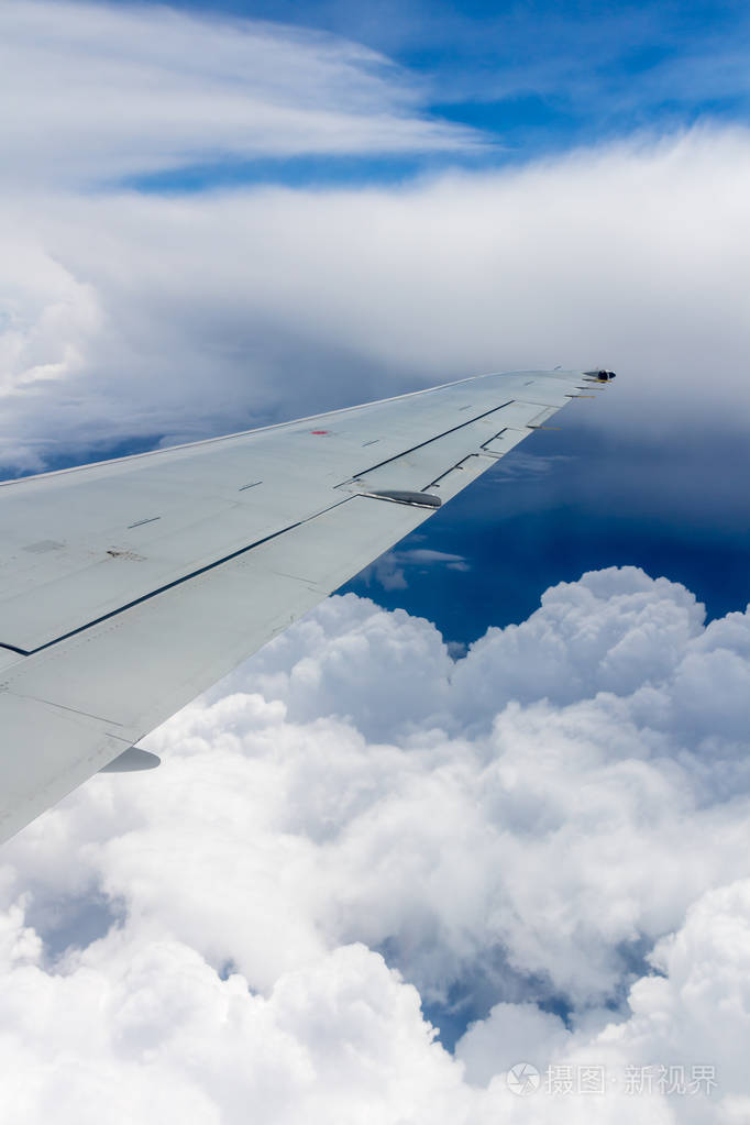 飞机机翼应用于旅游经营者的照片之行的报告