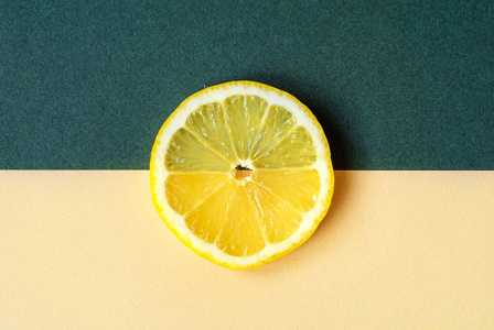 明快的柠檬黄色绿色背景上图片