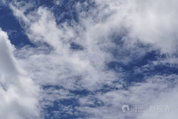 蓝色的天空和白色云背景照片 正版商用图片0za086 摄图新视界