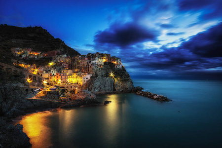 manarola 在晚上