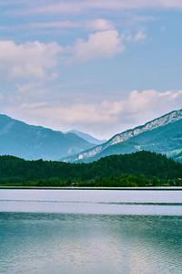 湖和山